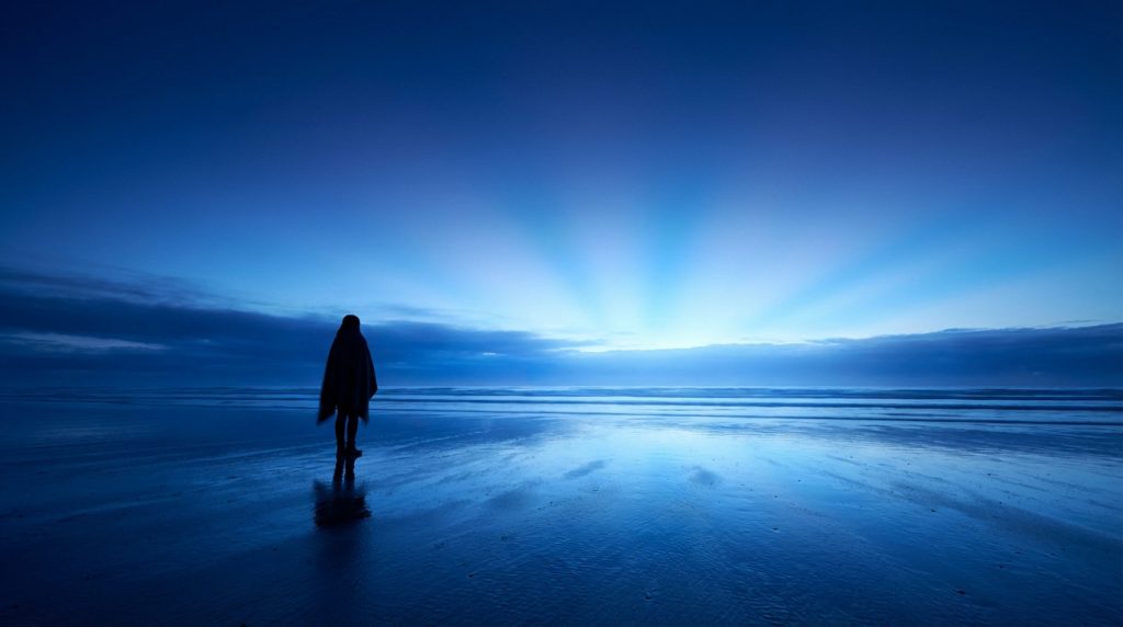 Heure miroir 23h23 symbolisant un nouveau départ et l'intuition guidée par l'ange gardien Haiaiel