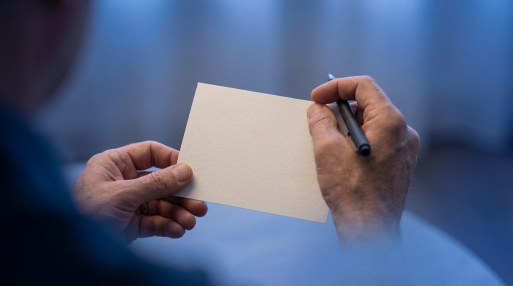 Formules de politesse pour condoléances adaptées à chaque relation